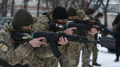 Ukraine’s citizen-soldiers train to fight in case of Russian invasion