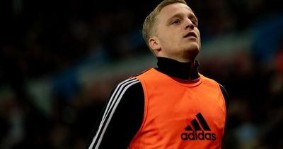 Donny van de Beek Manchester United dilemma could continue at Everton