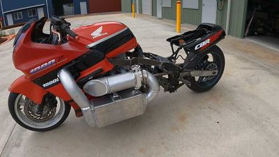 This Guy Is Crafting A 1,000 HP Drag Bike Using A Honda Odyssey Engine