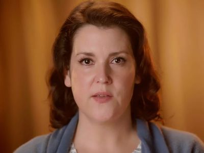 Yellowjackets star Melanie Lynskey takes on trolls over weight comments
