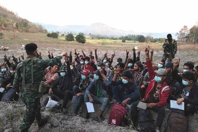 Hundreds more illegal border crossers caught in Kanchanaburi