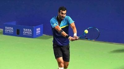 Vintage Bhambri moves into second round