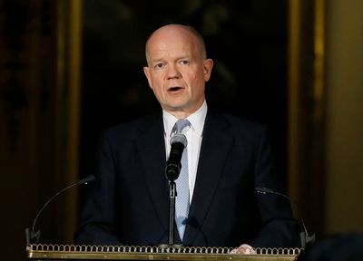 Hague: PM should be very worried after his apology