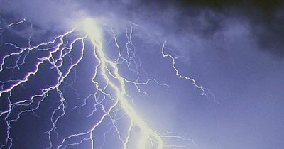 Megaflash - US lightning bolt stretched almost 500 miles across three states