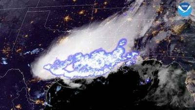 Lightning bolt that stretched nearly 500 miles across three US states sets world record