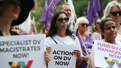 A Report Has Found Links Between COVID-19 Financial Pressure & Domestic Violence In Australia