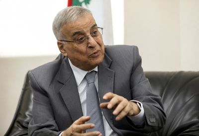 Cash-strapped Lebanon tells diplomats to find donors to fund embassies