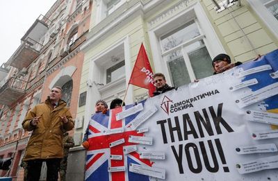 Trouble at home but a warm welcome expected for Boris Johnson in Ukraine