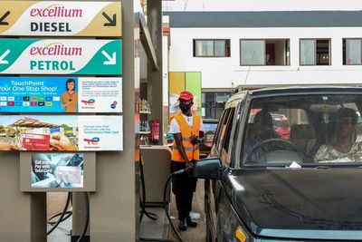 Investors commit $10 billion to pump Uganda's oil deposits