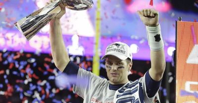 For real this time, Tom Brady announces his retirement