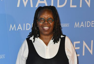 Whoopi Goldberg apologizes for Holocaust comments