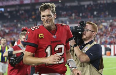 NFL players everywhere pay tribute to retiring Tom Brady on Twitter