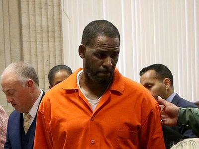 R Kelly granted two-week extension to appeal conviction after contracting Covid in prison