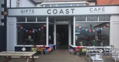Owner of cafe hits back at 'wet wipe' customer after they slam 'weak tea' on TripAdvisor