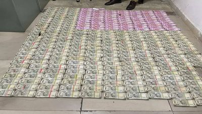 Rs 5.8 crore found in I-T raid at ex-IPS officer's house in Noida