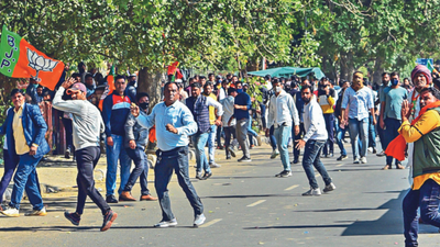 Jaipur: Cops thrash BJYM men demanding CBI probe