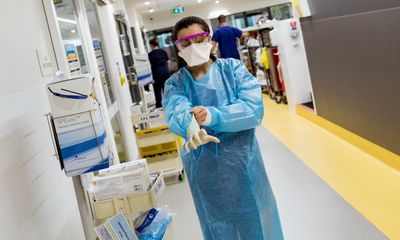 Doctors push to clear Australia’s elective surgery backlog but ‘exhausted’ nurses want pause to continue