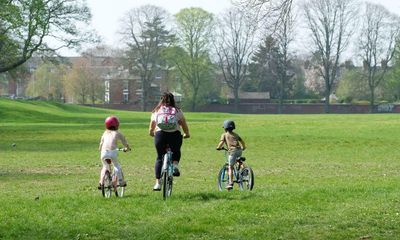 England’s poor urban areas have fewest protected green spaces, analysis finds