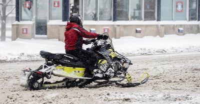 10 inches of snow and climbing in parts of Chicago area as winter storm warning remains in effect until evening