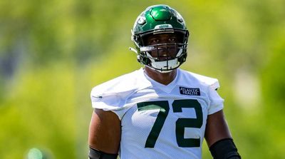Jets OL Cameron Clark Retires From Football Due to Paralysis Risk, Per Agent