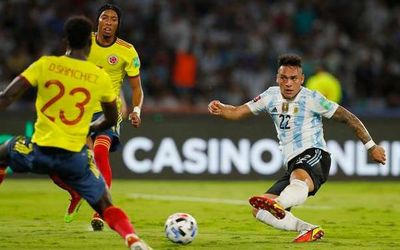 Argentina dents Colombia’s chances; Chile survives