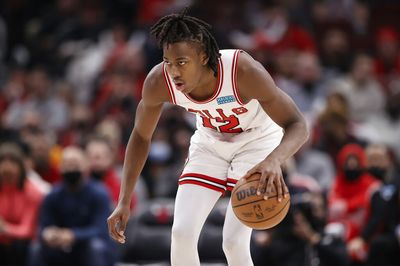 Dwyane Wade compares Ayo Dosunmu to Kawhi Leonard and Jimmy Butler