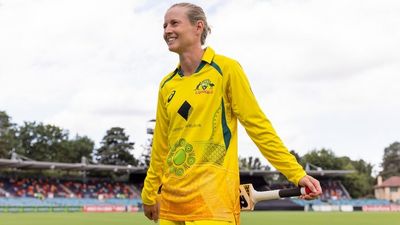 Women's Ashes: England face uphill battle trying to beat Australia in their strongest format