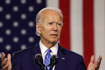 Travel groups ask Biden to end COVID-19 testing for vaccinated US-bound passengers