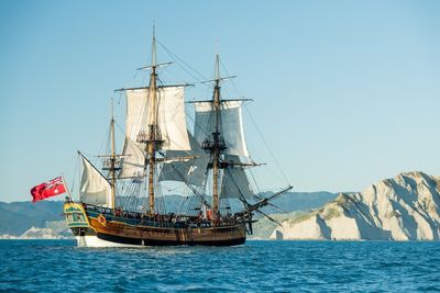 HMS Endeavour: Scientific row over ‘discovery’ of Captain Cook’s ship after more than 250 years