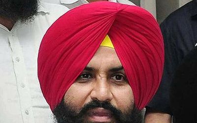 Supreme Court protects Punjab MLA from arrest for a week