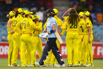 Australia retain Women’s Ashes after one-day international win over England