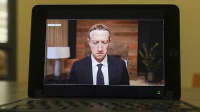 Facebook users drop, while metaverse runs up a tab