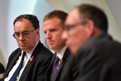 Households face biggest blow to incomes in more than 30 years, Bank of England warns