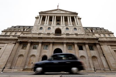 BoE agrees second rate hike in row as inflation soars