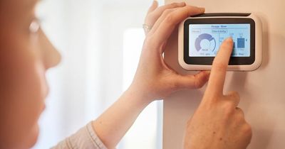 Simple ways every household can cut their energy bills by more than £700 per year
