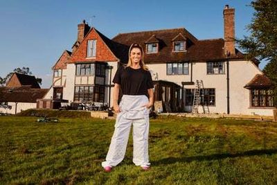 Katie Price unveils astonishing Mucky Mansion transformation