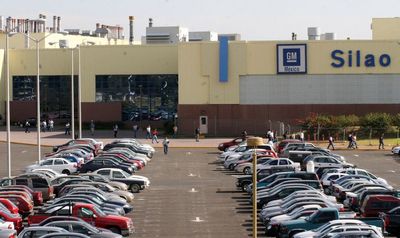 Auto workers vote for independent union at Mexico GM plant