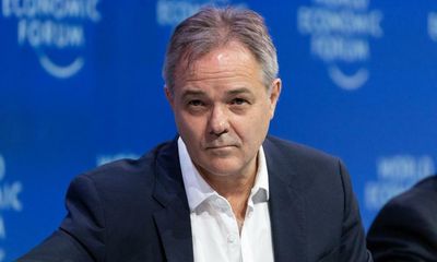 World faces ‘bumpy, difficult’ Covid transition, says senior scientist
