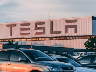 Stanphyl Capital's Value Stock Pair Trade: Short Tesla, Long GM & Volkswagen