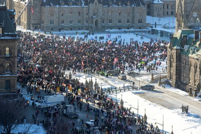 Using military to end trucker protest 'not in the cards': Trudeau