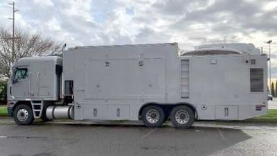 Former FBI Mobile Command Center Looks Like Good Start For Imposing RV