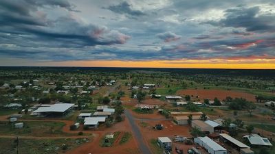 Remote Indigenous community of Warakurna near tri-state border braces for COVID to arrive