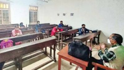 Kolkata colleges focus on junior students after vaccine shield