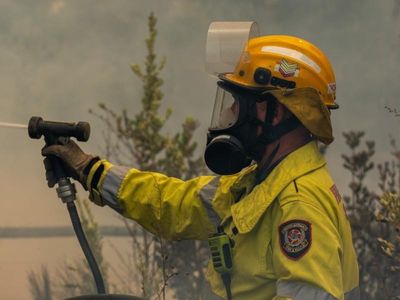 New bushfire threat tests WA firefighters