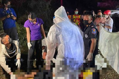 Trailer kills 3 in head-on collision