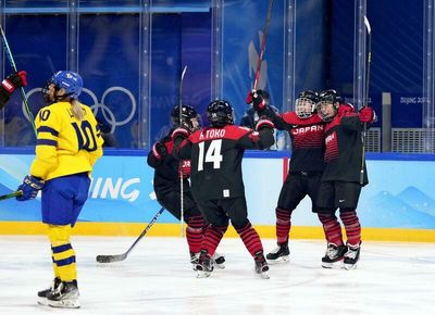 Japan gets off to winning start in women's ice hockey