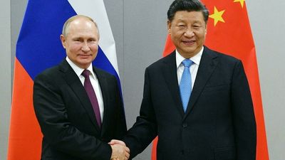 Putin goes to Beijing, hoping for support on Ukraine crisis