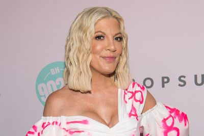 Tori Spelling says she finds it ‘hard’ to deal with the scrutiny on social media