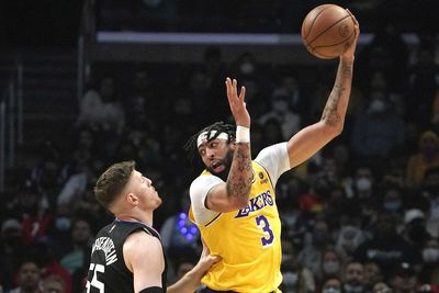 Lakers player grades: Anthony Davis, L.A. lose to Clippers at the buzzer