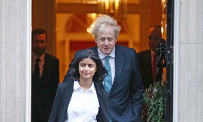 Friday briefing: Outgoing adviser skewers ‘scurrilous’ Johnson